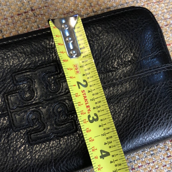 TORY BURCH Black Tumble Leather Full Zip Around Wallet - Picture 3 of 14